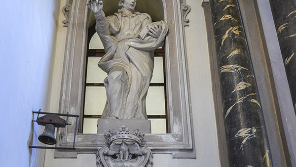 Statua Bolognetti Chiesa dei Santi Cosma e Damiano